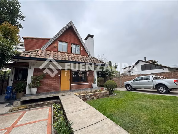 Casa en venta de 5 dorm. en La Florida