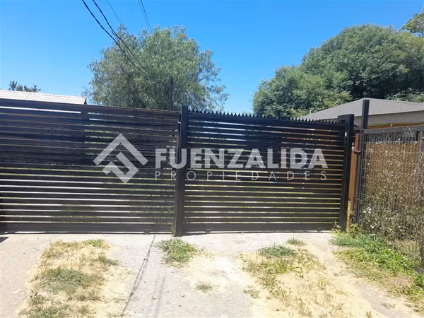 CASA AISLADA EN VENTA .4 DORMITORIOS 3 BAÑOS