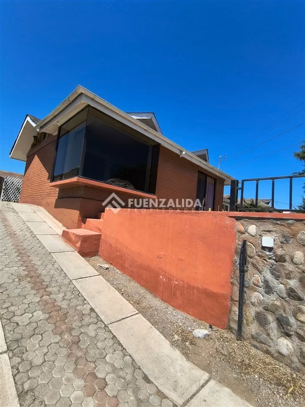 Casa en venta de 4 dorm. en Coquimbo