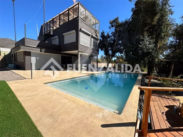 Casa en venta de 5 dorm. en La Serena