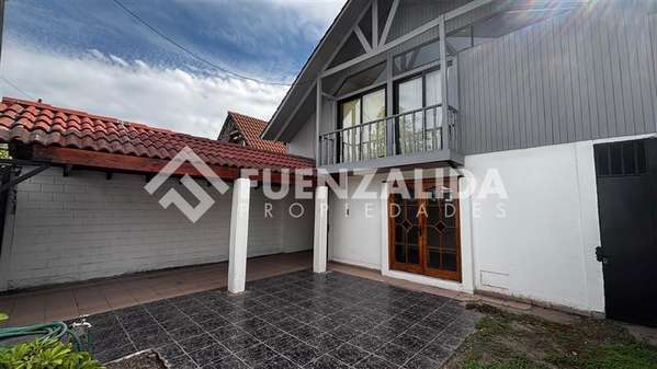 Casa en venta de 5 dorm. en Plaza Maipú