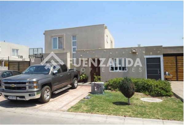 Casa en venta de 4 dorm. en Padre Hurtado