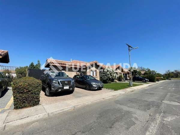 Casa en venta de 4 dorm. en Maipú