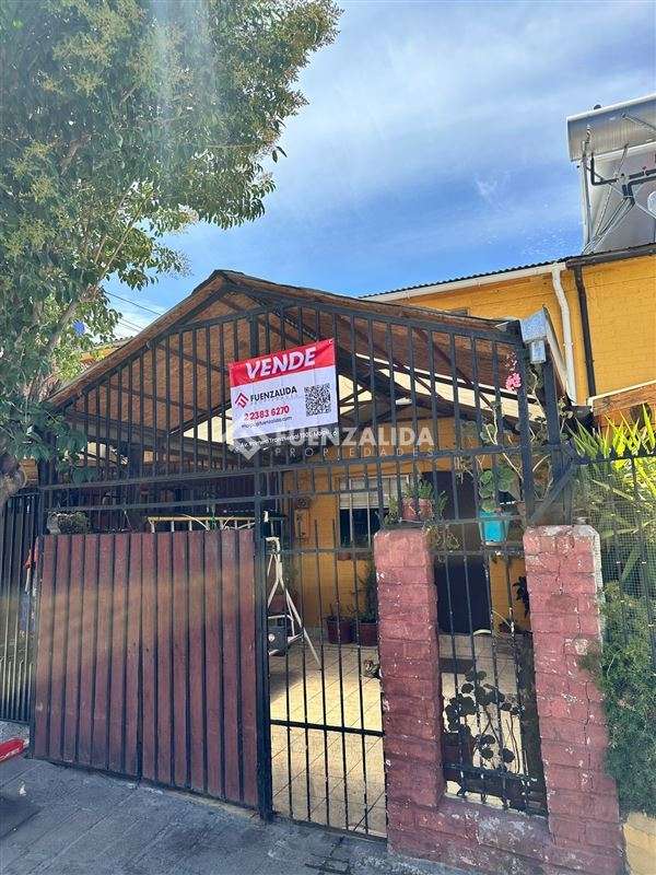 Casa en venta de 3 dorm. en pasaje cerrado y camaras Maipú