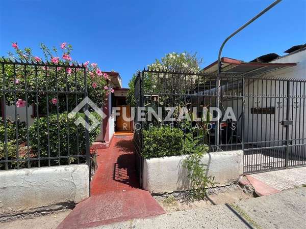 Casa en venta de 4 dorm. en Maipú