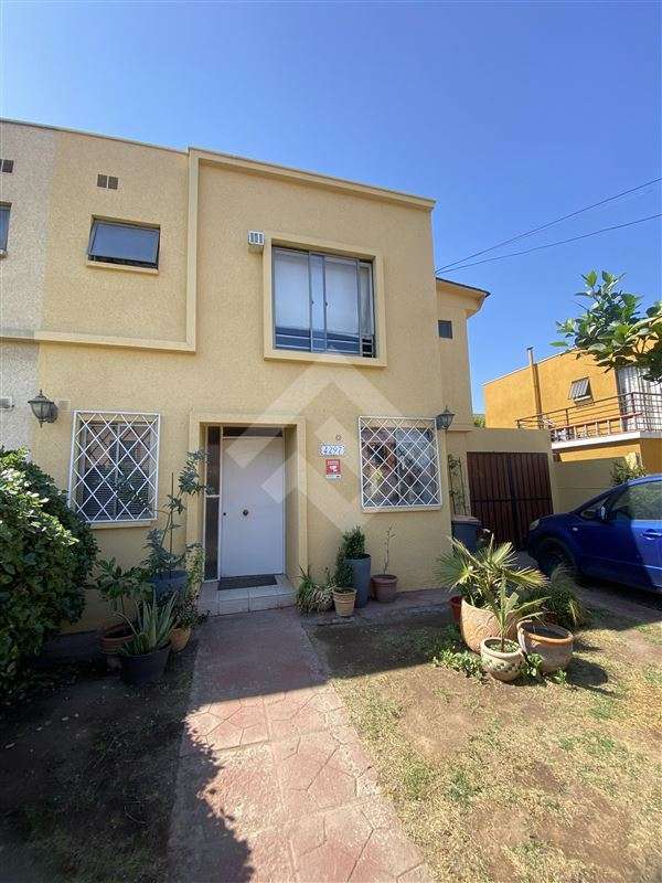 Casa en venta de 3 dorm. en Maipú