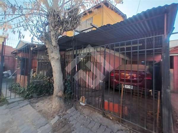 Casa en venta de 3 dorm. en Maipú