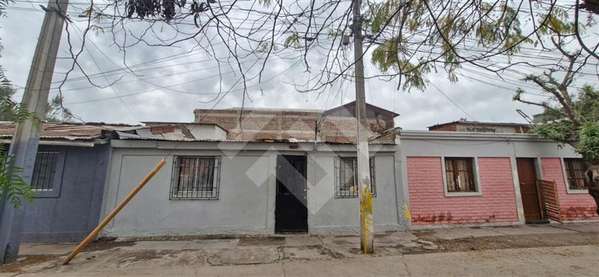Casa en venta de 5 dorm. en Pudahuel