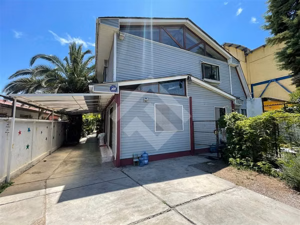 Casa en venta de 5 dorm. en Maipú