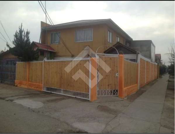 Casa en venta de 5 dorm. en Maipú