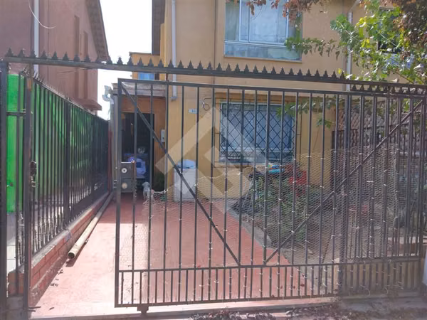 Casa en venta de 4 dorm. en Maipú