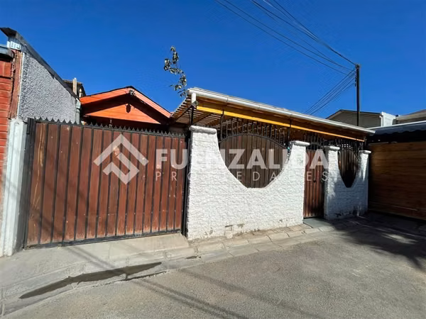 Casa en venta de 3 dorm. en Cerrillos