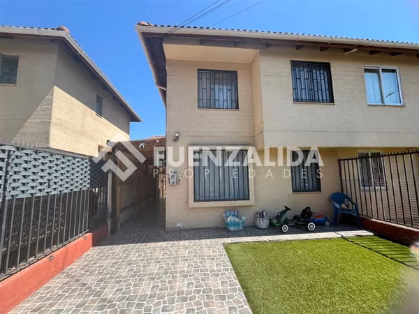 Casa en venta de 3 dorm. en Maipú