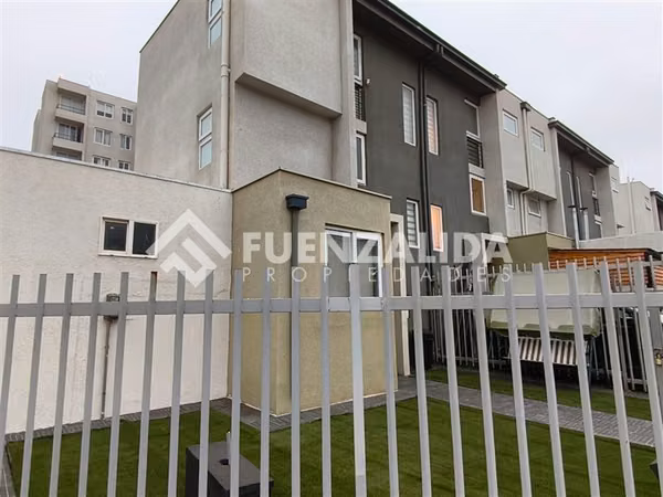 Casa en venta de 3 dorm. en Cerrillos