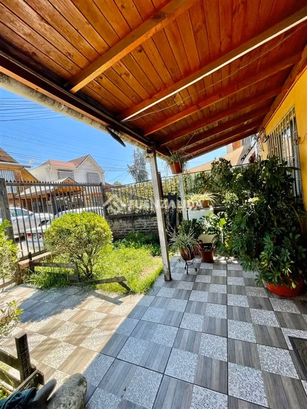 Casa en venta de 4 dorm. en Maipú