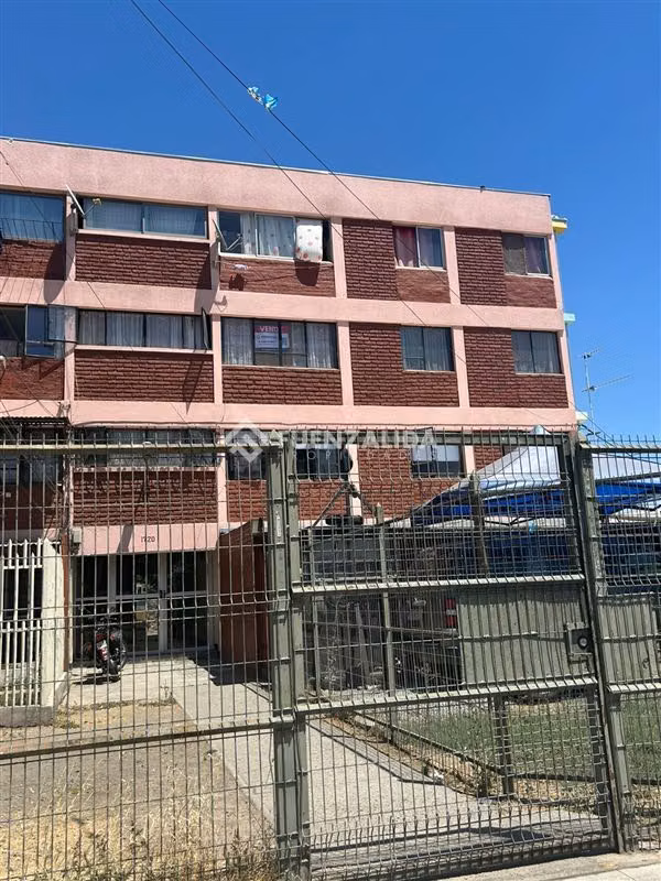 Departamento en venta de 3 dorm. en Cerro Navia