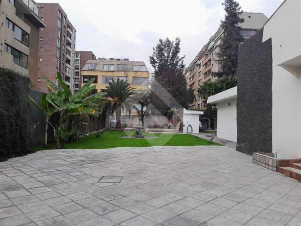 Casa habitacional o comercial, sector Metro Eyzaguirre