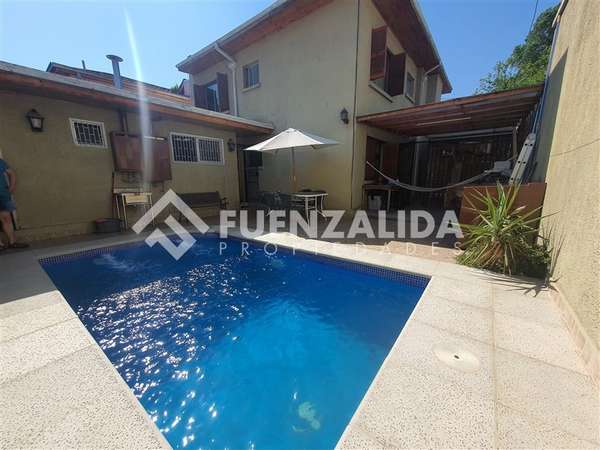 Casa en venta de 6 dorm. en La Reina
