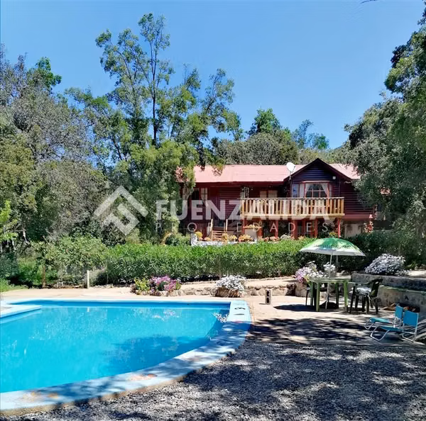 Casa en venta tipo chalet de 3 dormitorios en Curacaví