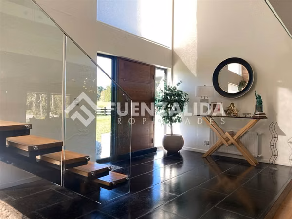 Casa en venta de 4D3B en condominio Las tranqueras