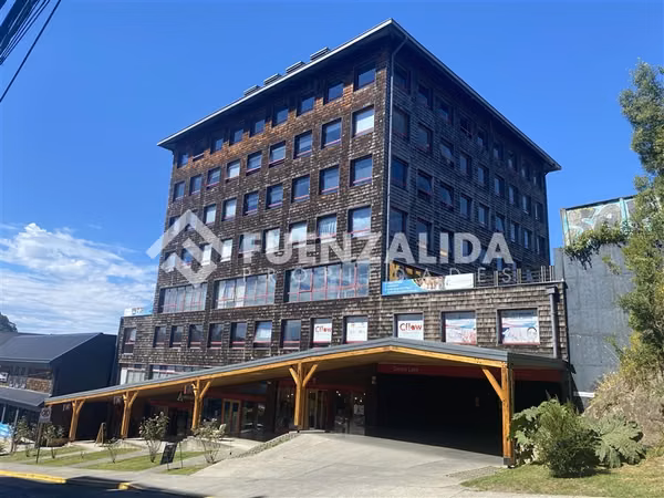VENTA Oficina pleno centro Puerto Varas 2 estacionamientos