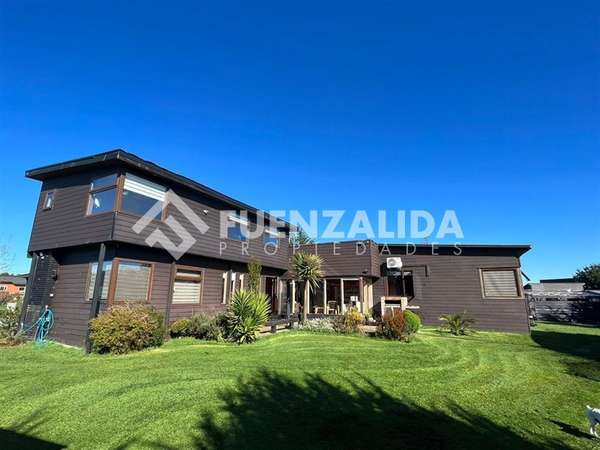 Vendemos Casa con quincho y piscina en Puerto Varas