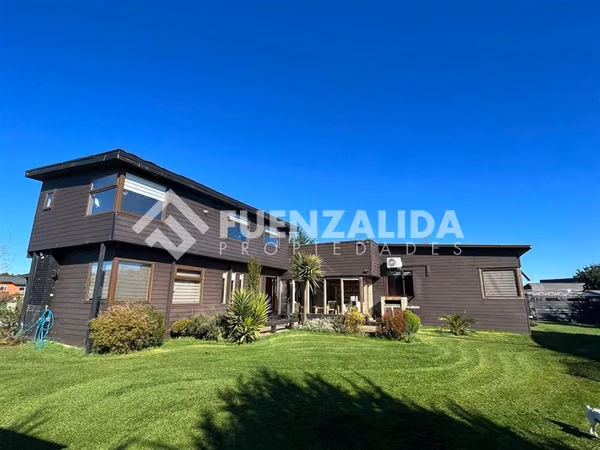 Vendemos Casa con quincho y piscina en Puerto Varas