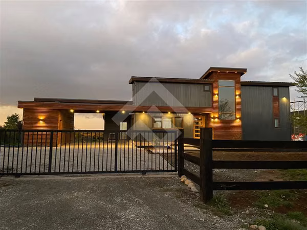 Casa moderna a estrenar en Puerto Varas