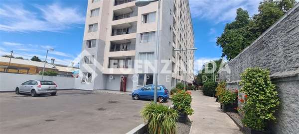 Departamento en venta de 3 dorm. en La Cisterna