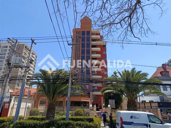 Oficina con estacionamiento en venta en San Miguel