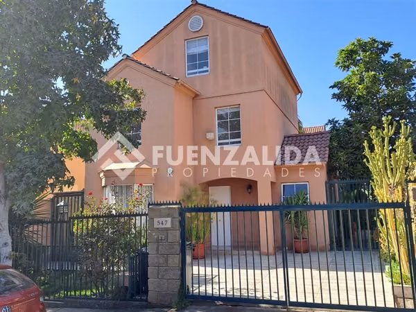 Gran Oportunidad!!! Casa en venta de 4 dorm. en Quilicura