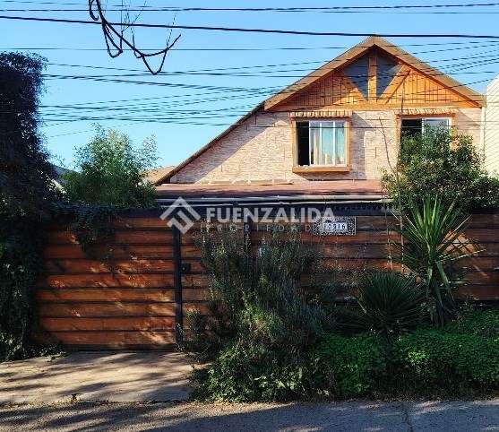 Casa en venta de 4 dorm.V. Los Pensamientos en La Granja