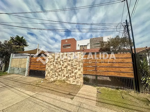 Casa en venta de 6D/3B en Macul