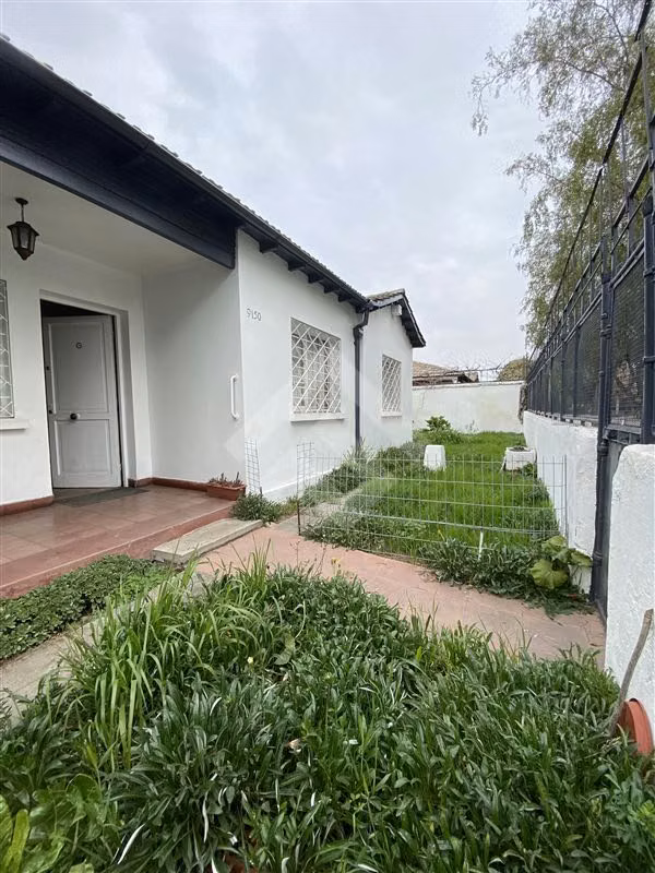 Gran terreno Casa en venta de 4 dorm. en La Cisterna