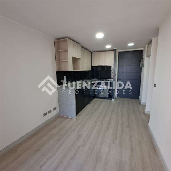 Departamento en venta de 2D/1B Metro Lo Ovalle