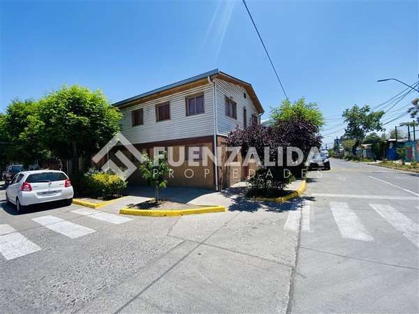 Casa en venta para inversionistas de 11 dorm. en La Cisterna