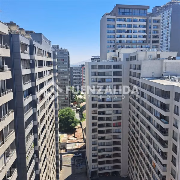 Departamento en venta de 2D+1B+E+B. En metro ecuador