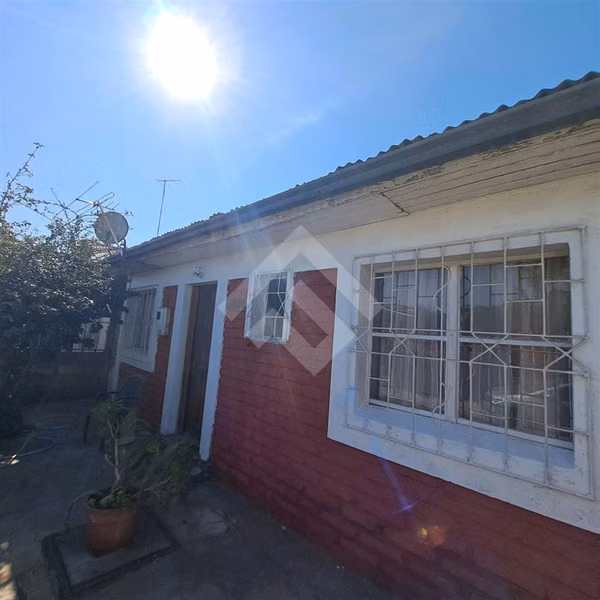 SOLO CONTADO!!! Casa en venta de 2 dorm. en El Bosque