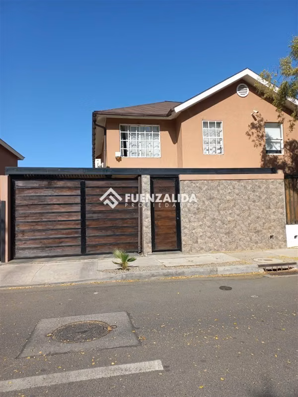 Venta casa en Quilicura, 3 dormitorios, 3 baños, Valle Lo Ca