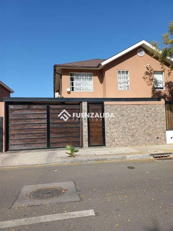 Venta casa en Quilicura, 3 dormitorios, 3 baños, Valle Lo Ca