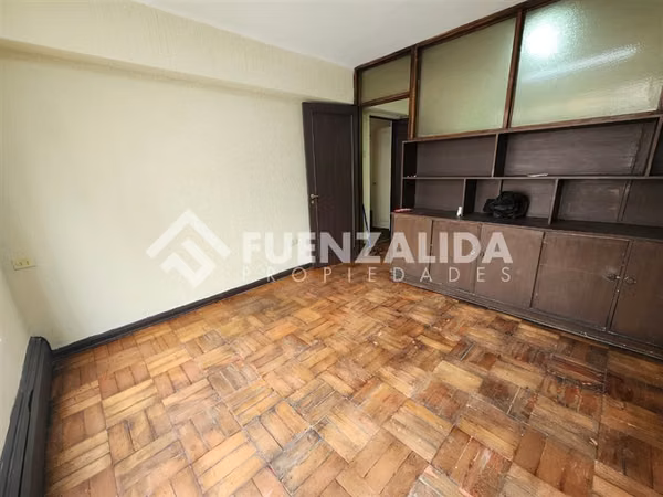 Venta oficina Santiago 57 mt2 3P Metro Plaza de Armas