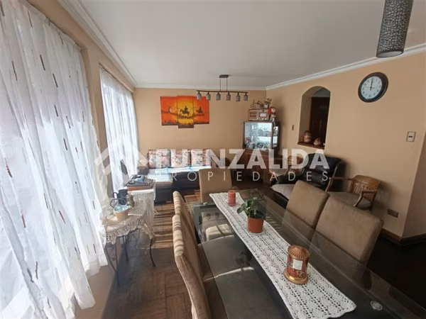 Venta casa Independencia Mirador Viejo 4 dormitorios 2 baños