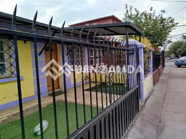 Casa en venta en psj. cerrado de 4 dorm. en San Joaquín