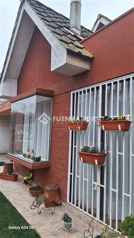 Casa en venta de 3 dorm. en San Bernardo