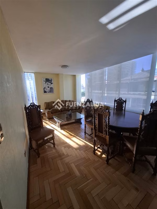 Departamento en venta de 3D 2B 1E Viña poniente.