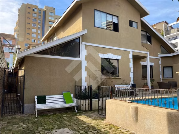 Casa en venta de 4 dorm. en Viña del Mar