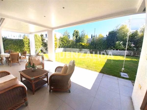 Casa en venta de 4 dorm. en Lo Barnechea