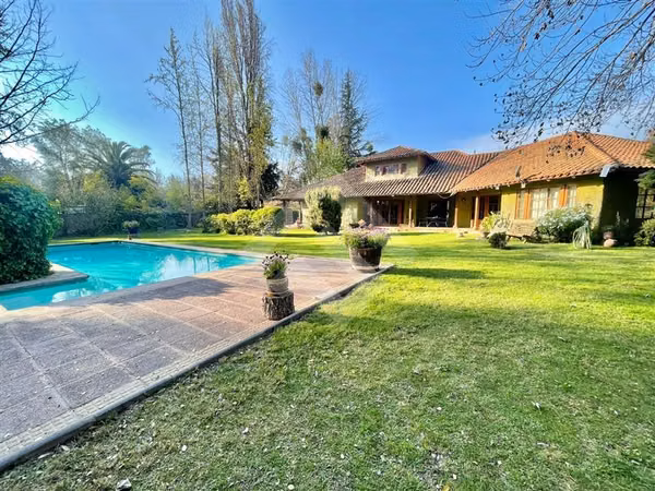 Casa en venta de 5 dorm. en Calera de Tango 5042 mt2 Terreno