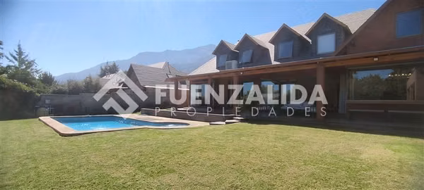 Casa 6d 4b - 307 m2 - Sector Las Pircas Peñalolén
