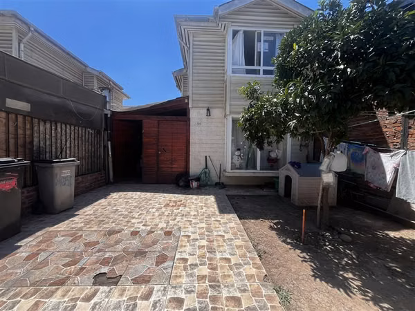 Casa en venta de 3 dorm. 2 baños en Padre Hurtado
